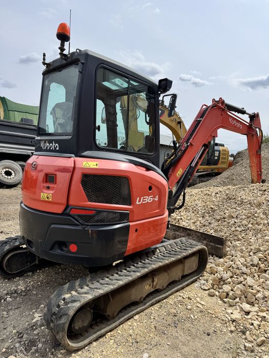 Vand sau inchiriez miniexcavator 3.9 tone si basculanta 7.5 tone