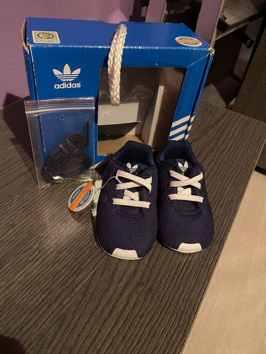 Оригинални бебешки маратонки Adidas