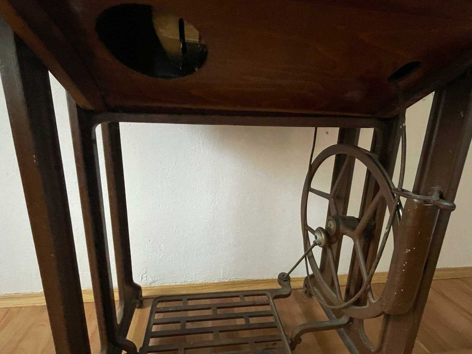 Mașină de cusut Ileana în stare bună