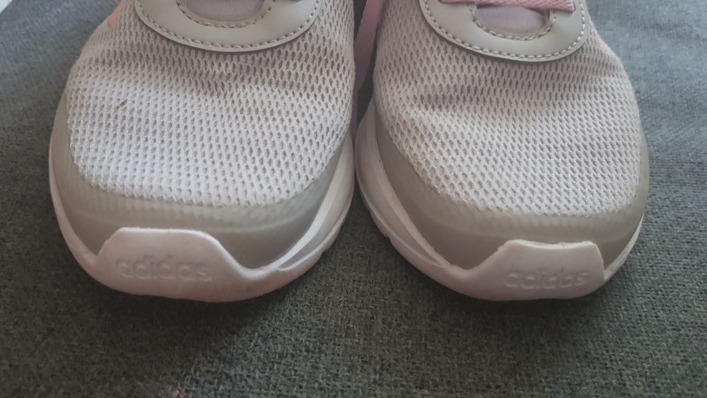 Adidasi pentru fete, marca Adidas, marimea 35