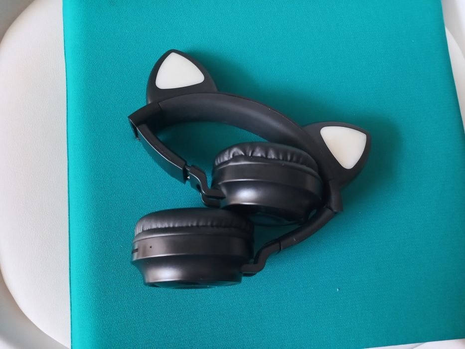 Casti wireless Over-Ear, urechi de pisica cu jocuri de lumini