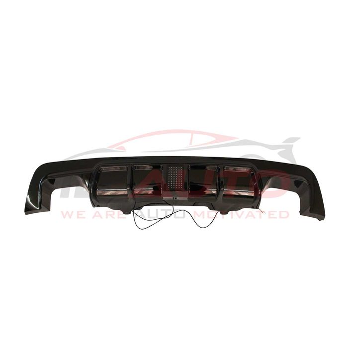 Дифузьор за Задна броня BMW E60 / E61 с F1 стоп – Черен гланц с щипки