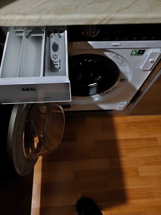 Пералня за вграждане AEG L8FBE48SI