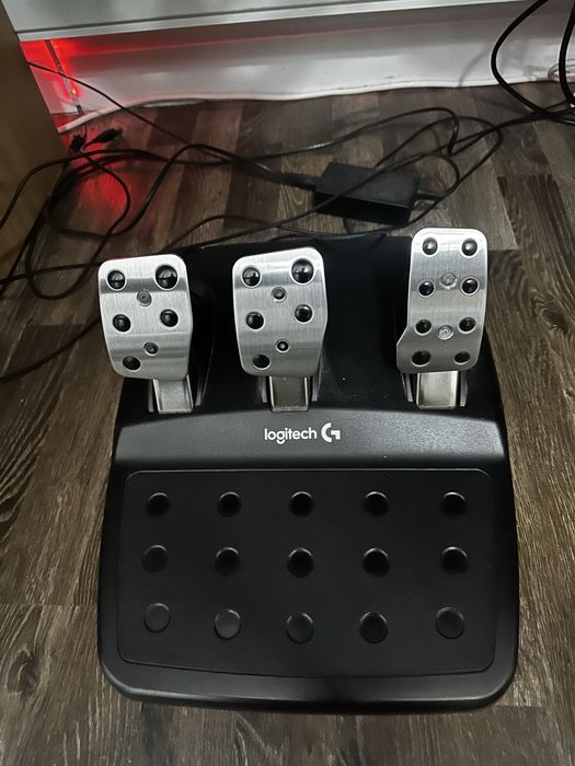 Volan logitech g29 + schimbator logitech