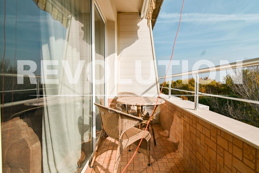 Дава се под наем Тристаен апартамент в София, Иван Вазов - 75 кв.м за 1200 € - Снимка #12