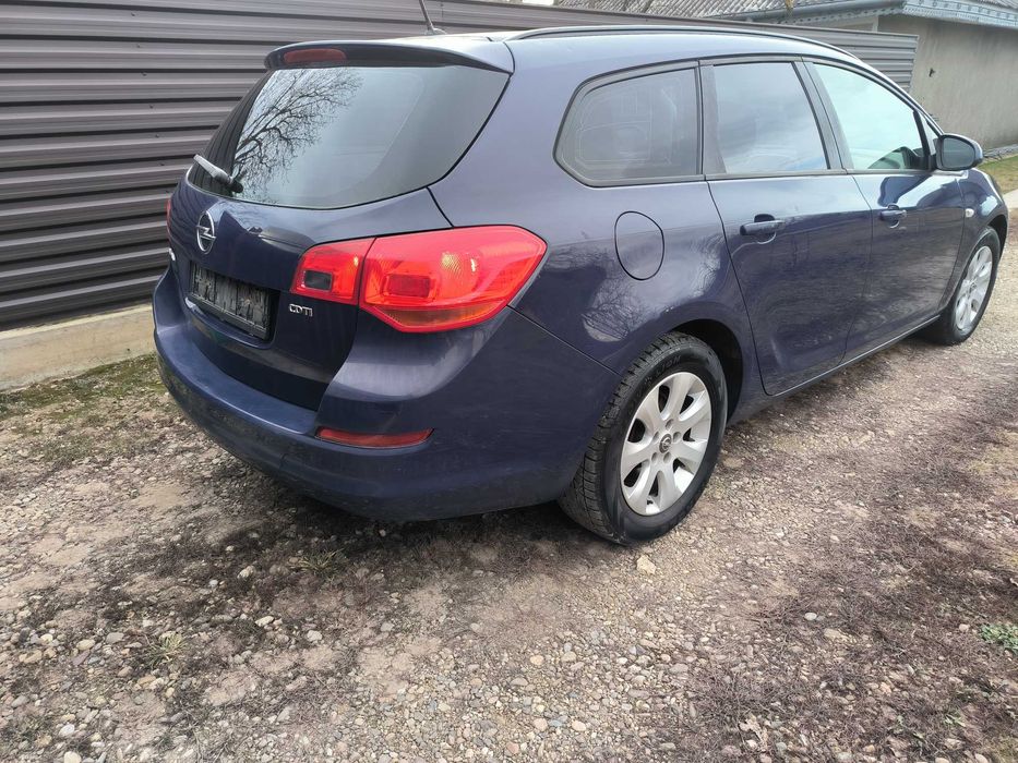 dezmembrez piese auto opel astra j 1.7 cdti A17DTR culoare Z 20Z