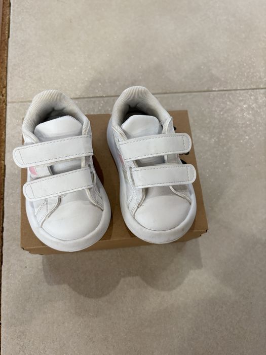 Маратонки adidas bubblecomfy