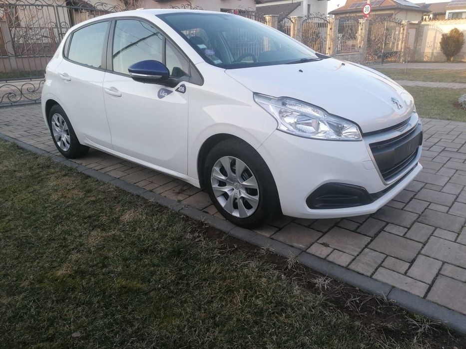Vand Peugeot 208 Like, 106000km, fabr. 2018, avantaj client 1100 euro.