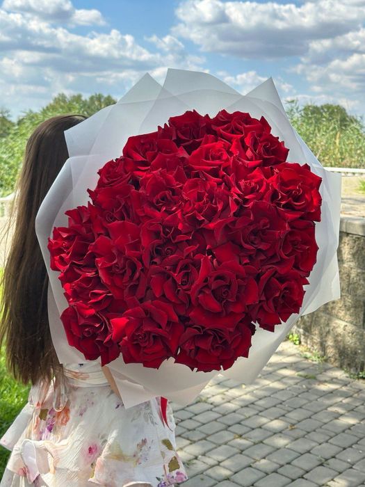 Букеты подарки розы