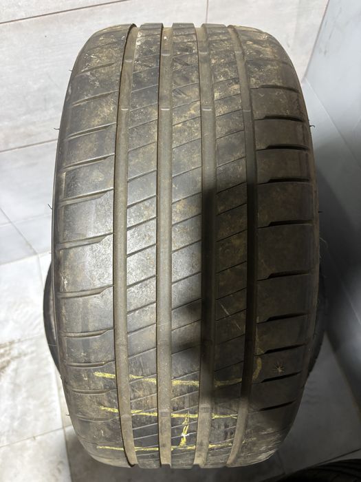 Anvelope de vara Bridgestone 235 35 R19