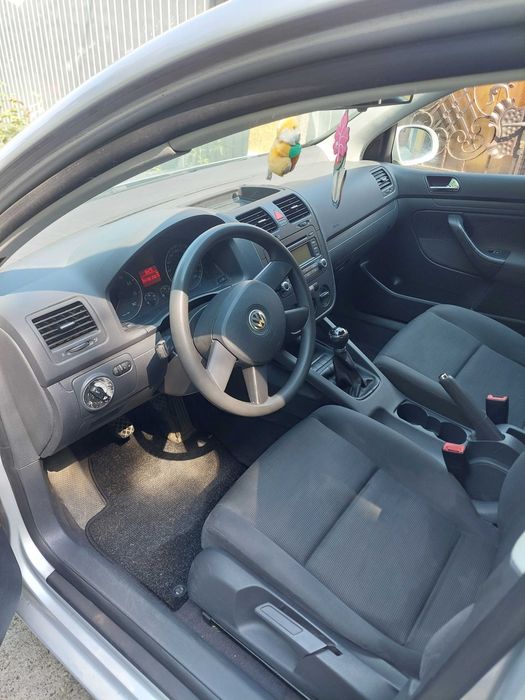 Volkswagen golf 5 2005, 1.6 benzina 255.000km. Negociabil.