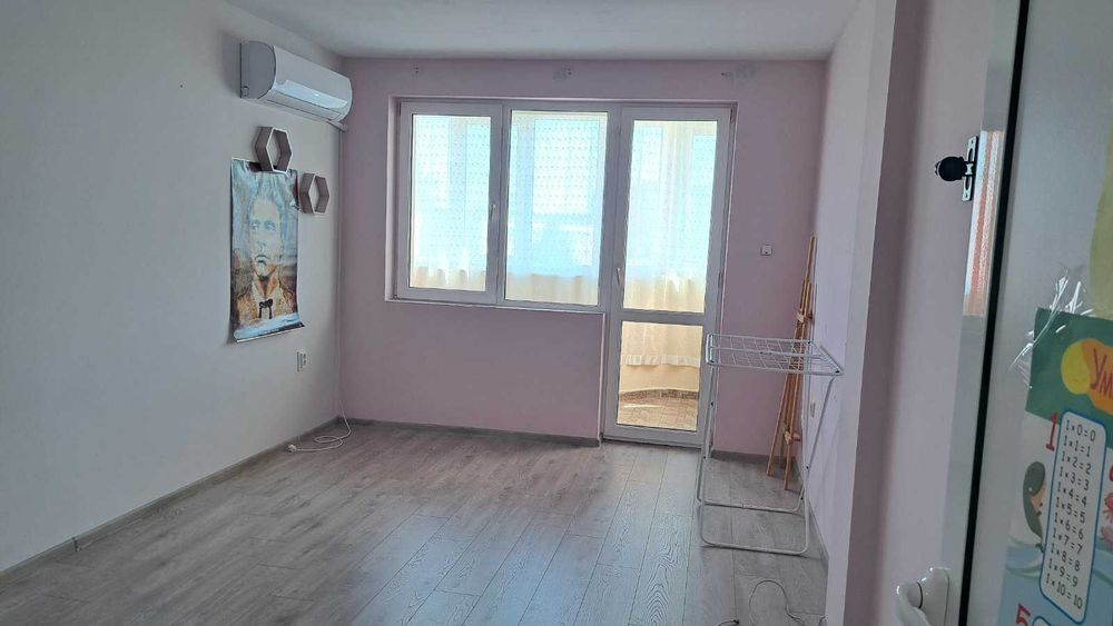 Тристаен апартамент за продажба