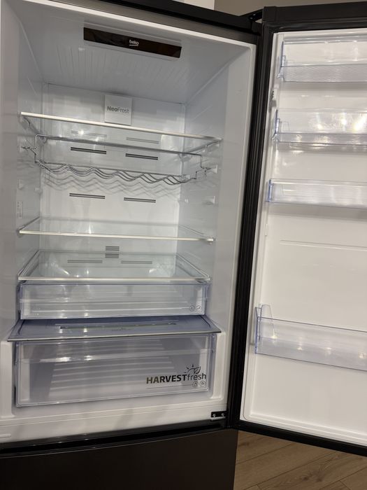 Frigider Beko defect
