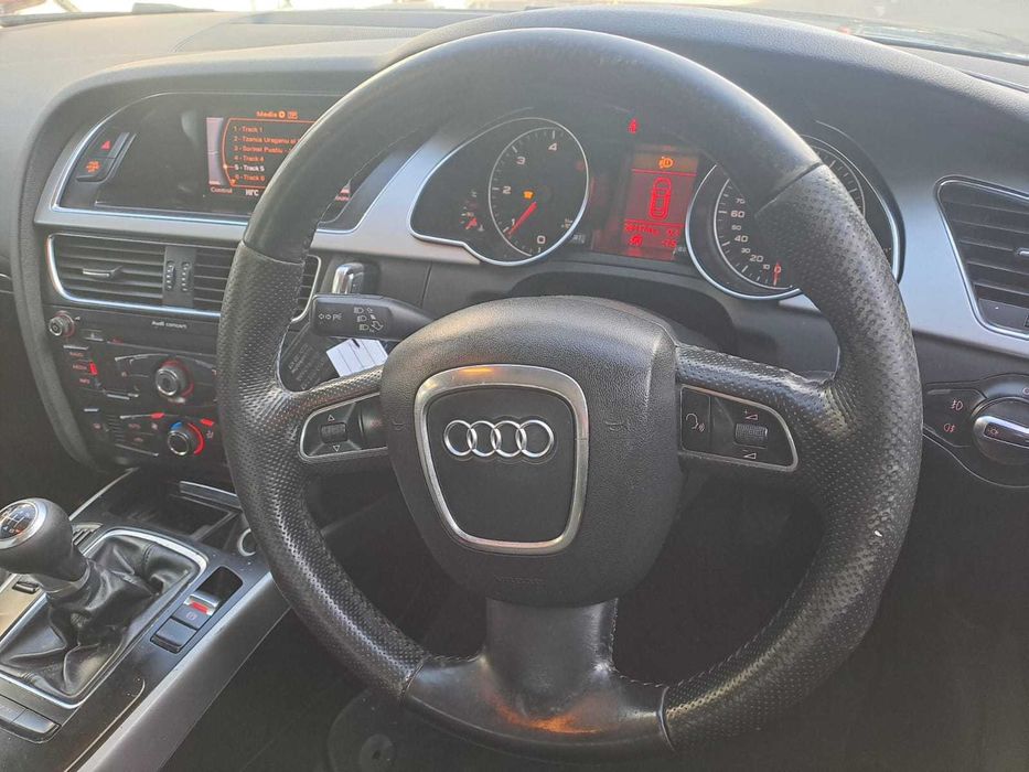 Dezmembrez Audi A5 2.0 TDi 170 cp an 2009 cod motor CAHA