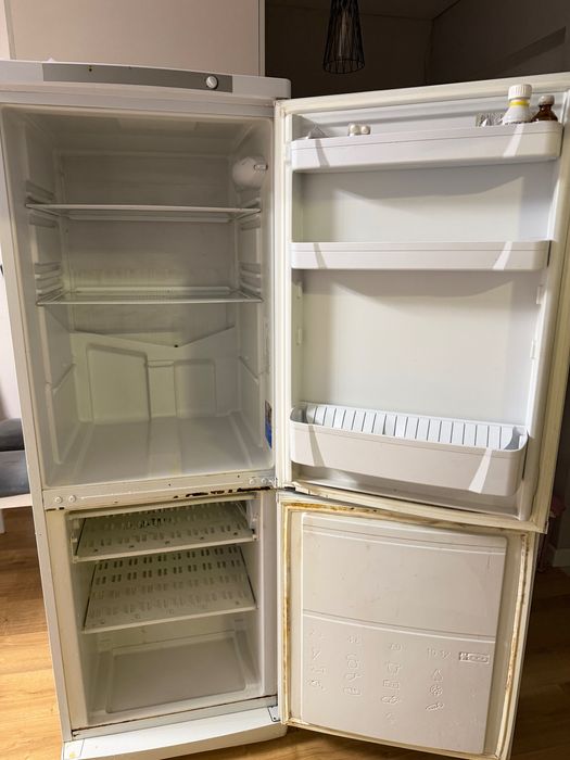 Холодильник Indesit