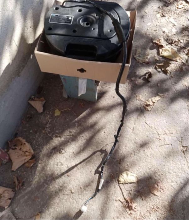 Субуфер Bose от Мазда / Subwoofer Bose. Вграден усилвател. Като нов!