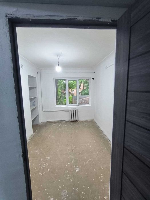 Buyuk Ipak Yoli metrosida ijara uchun noturar 1 xona 8 m2 bor