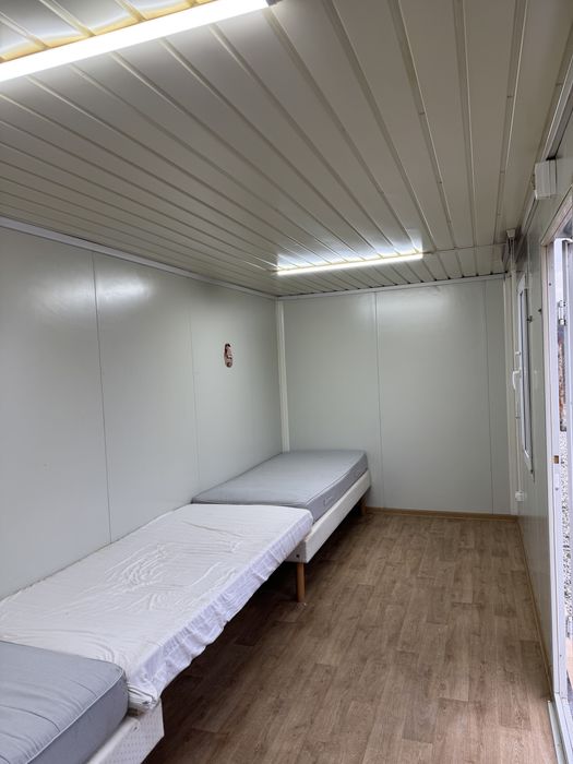 Vand/inchiriez container 6/2,4 aer conditionat schimb cu sprinter