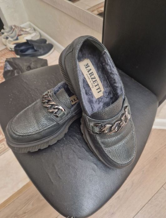 Продам женские туфли