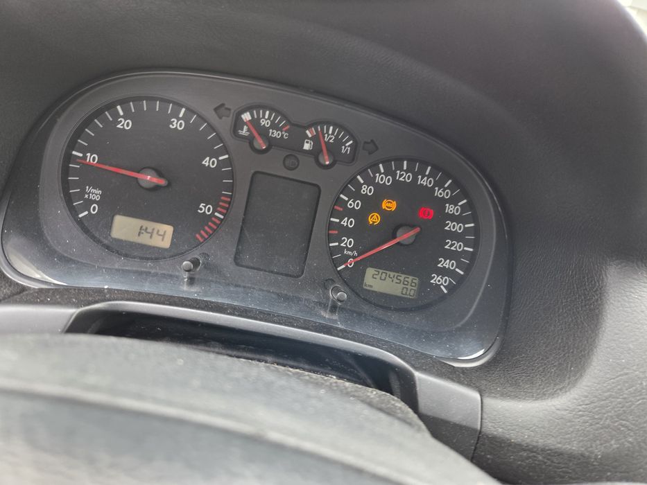 Golf 4 1.9 TDI 101кс. (НА ЧАСТИ)