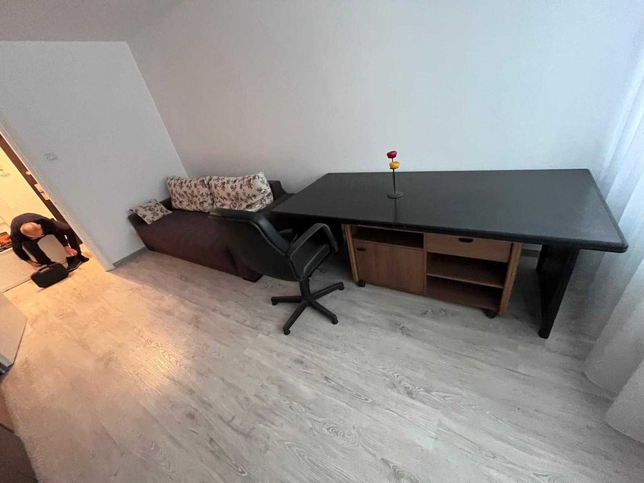 Închiriez apartament