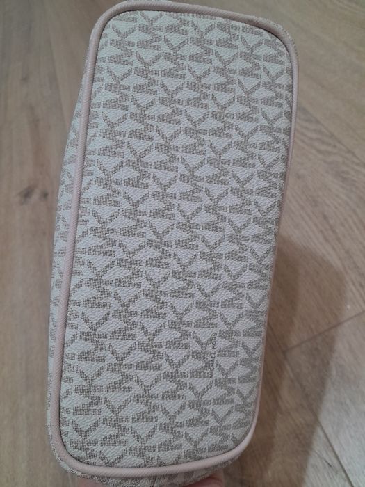 Кожаная оригинал сумочка Michael Kors