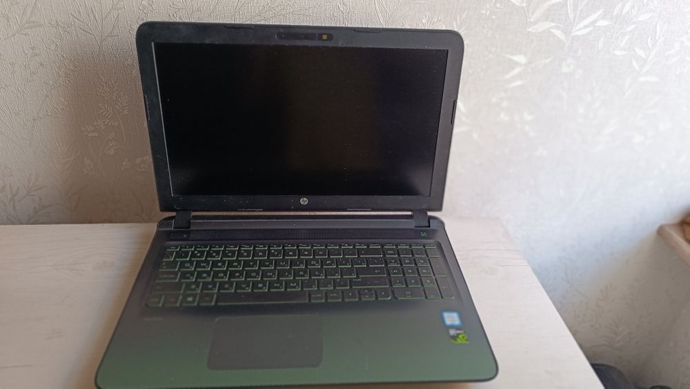 HP Pavilion на запчасти (целая IPS матрица, корпус, ОЗУ)