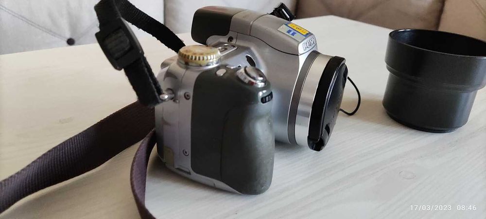 Aparat foto digital Sony Cybershot DSC-H2