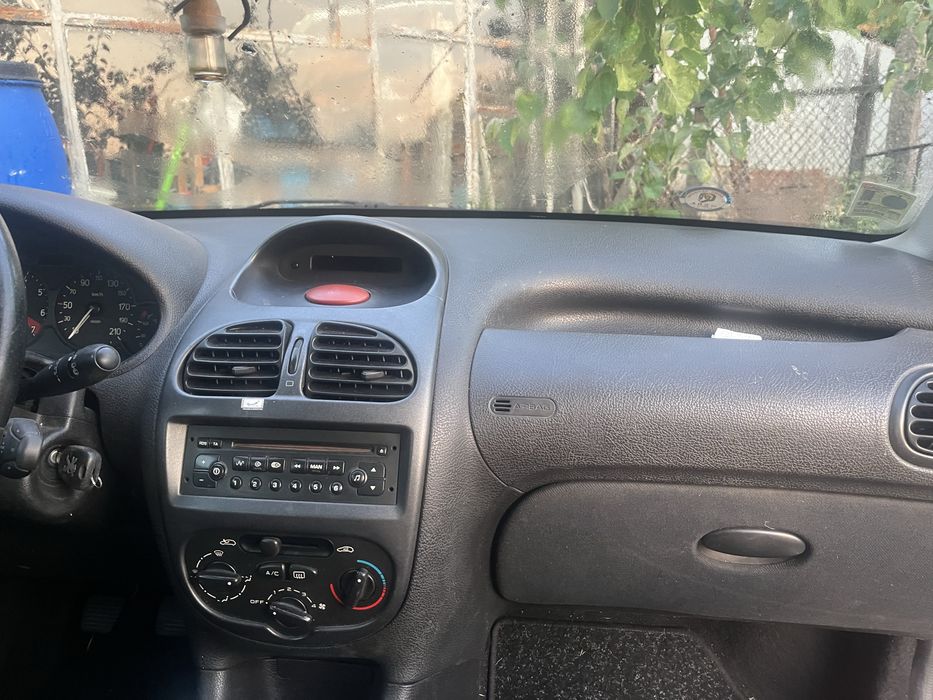 Пежо. 206 SW не пали