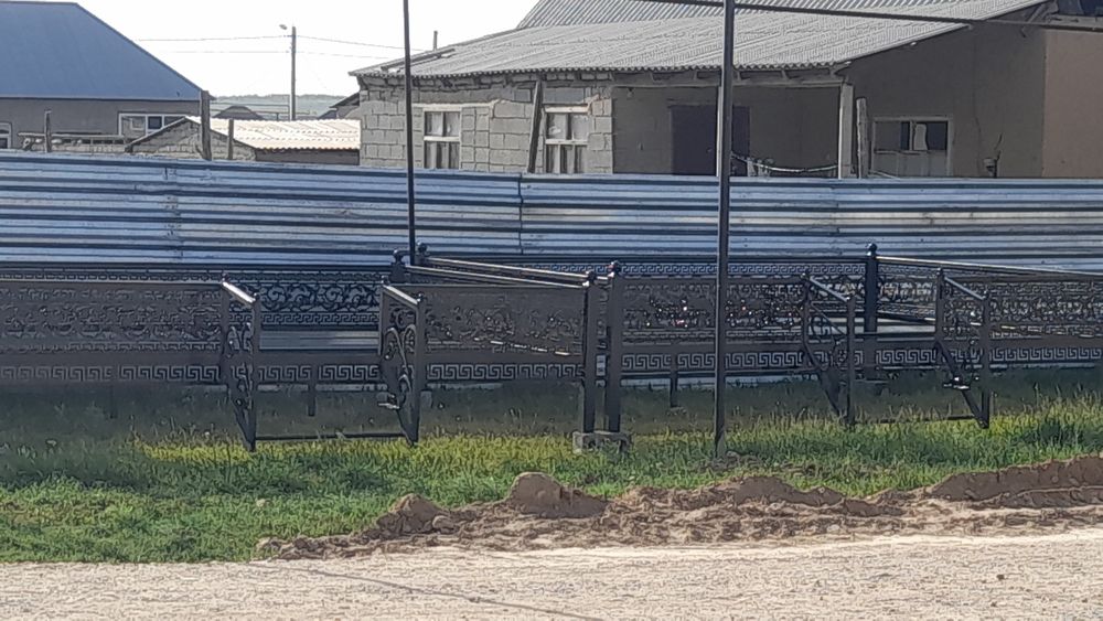 Металическая тапчан