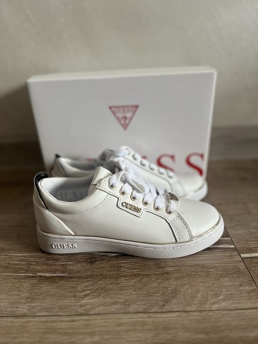 Дамски кецове Guess - Размер 36