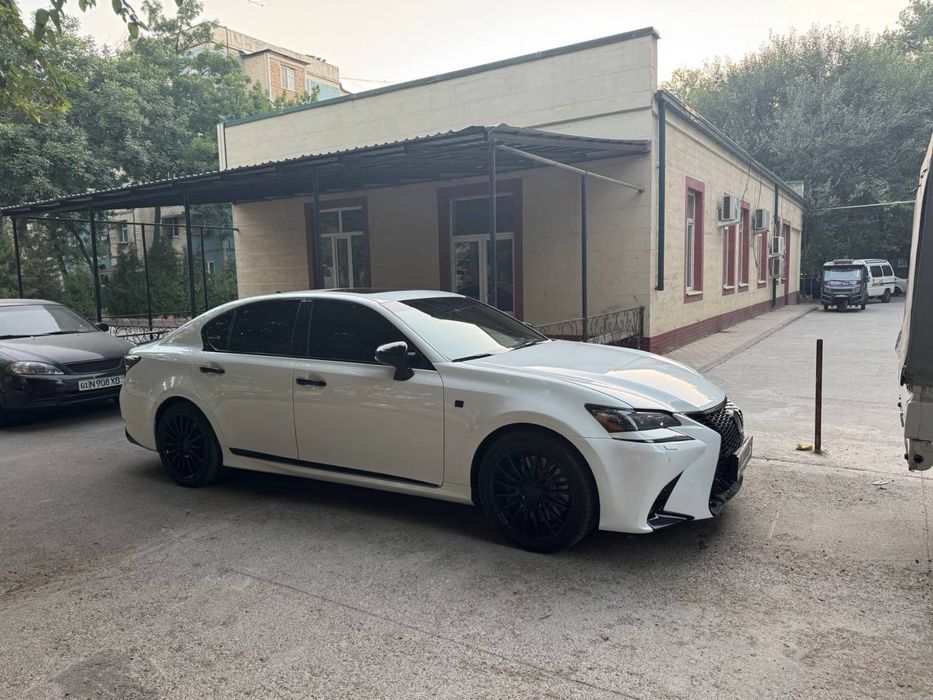Продаю легендарный Lexus gs350