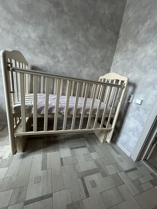 Продам детскую кроватку