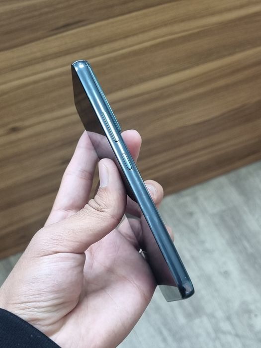 Samsung galaxy s22 5G 8/256gb holati xarxil