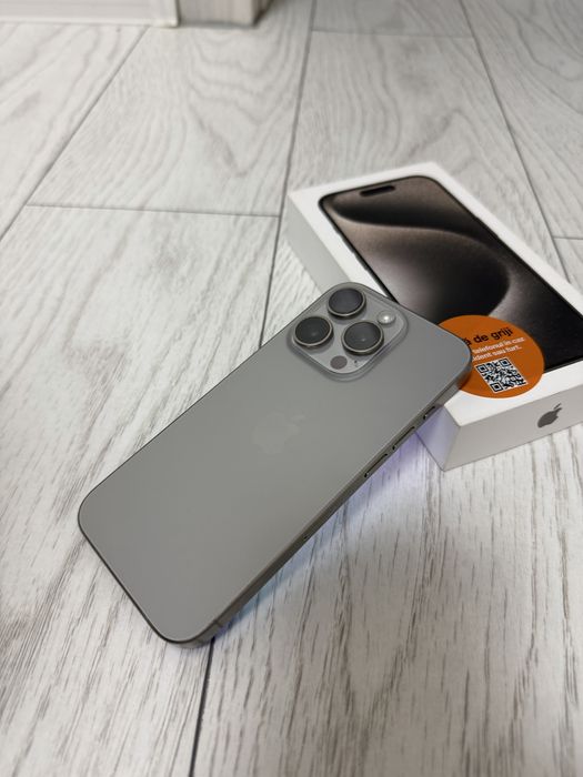 Iphone 15 pro Natural Titanium  •256 GB•