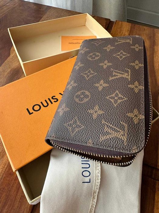 Portofel maro - Louis Vuitton Zippy Wallet – Monogram Empreinte