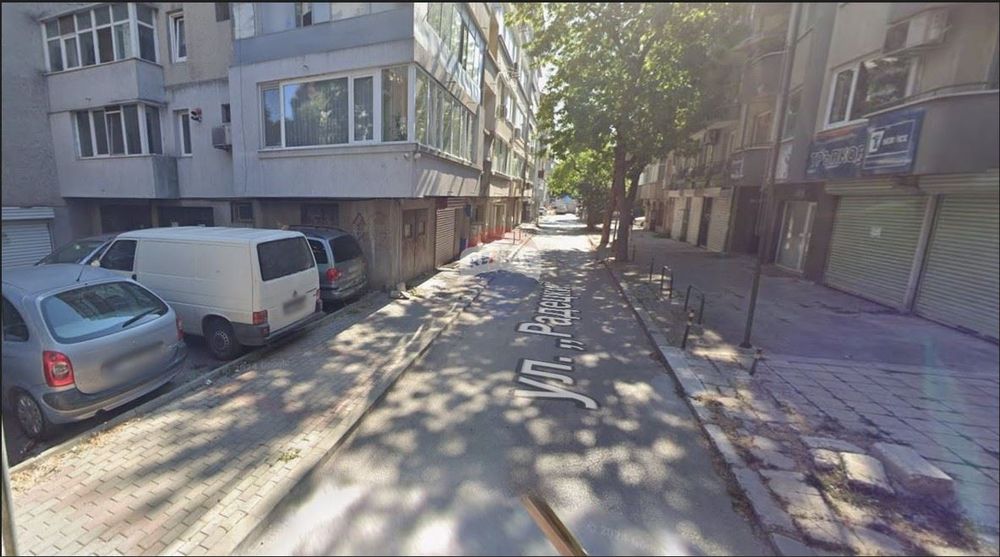 Продава се Ателие в Варна, Колхозен пазар - 13 кв.м за 1840 €/кв.м - Снимка #1