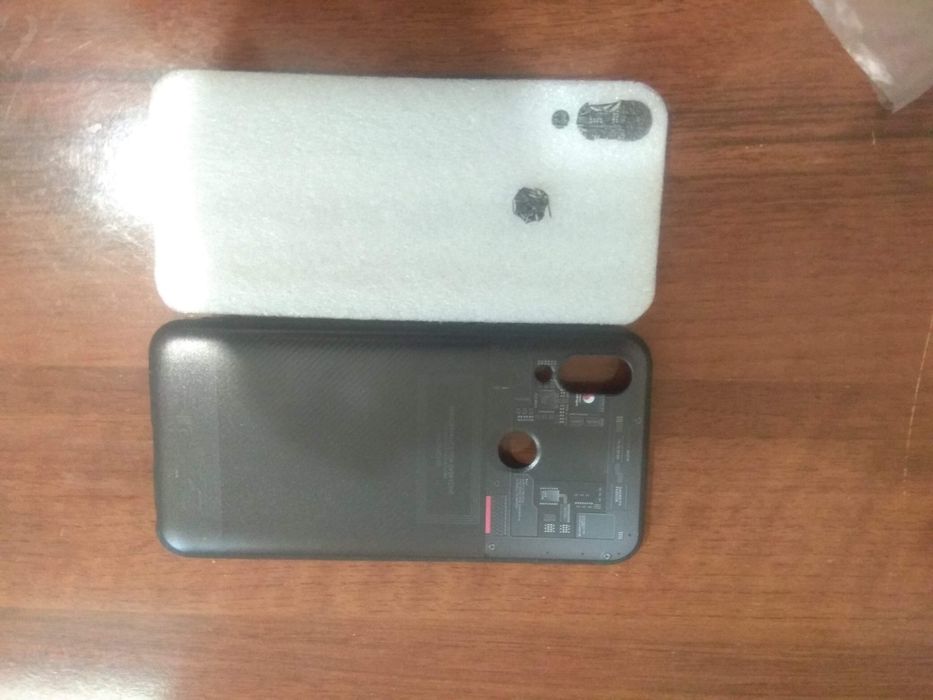 Чехолы для телефона новые 3шт.Одинакового размера подходит на один тел