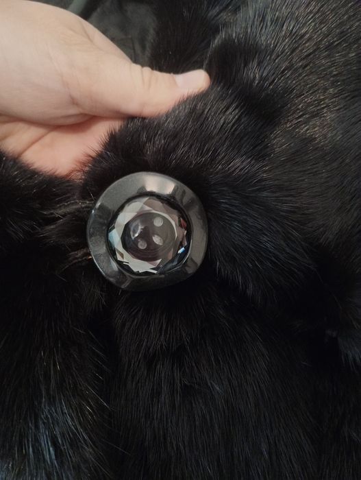 Продам норковую шубу.