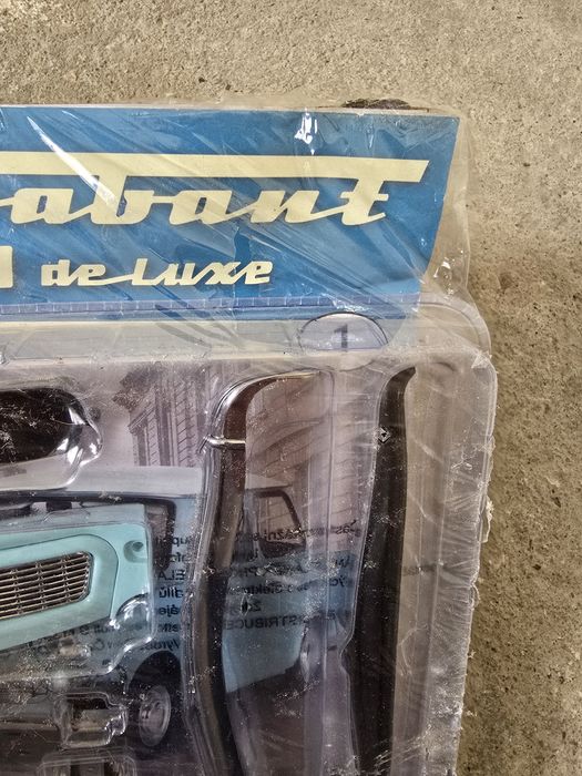 4 броя от конструктор трабант Делукс 601 trabant deluxe 601