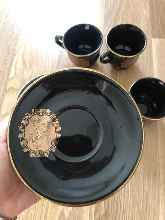 Ceainic din porțelan vechi, lucrat manual / farfurii cobalt