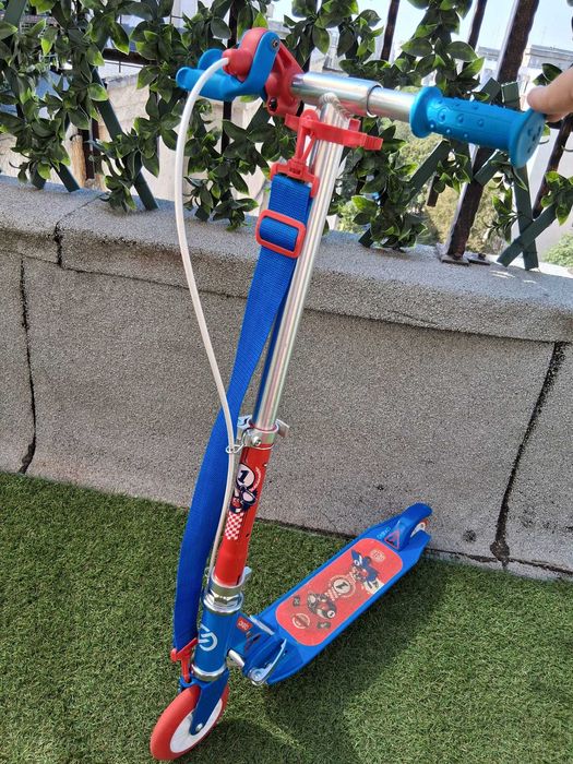 Trotineta cu suspensie si frana pe ghidon play albastru copii