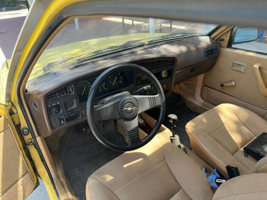 Продаю свою      OPEL ASKONA