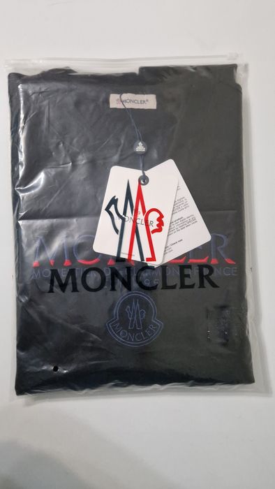 Футболка новая бренд Moncler