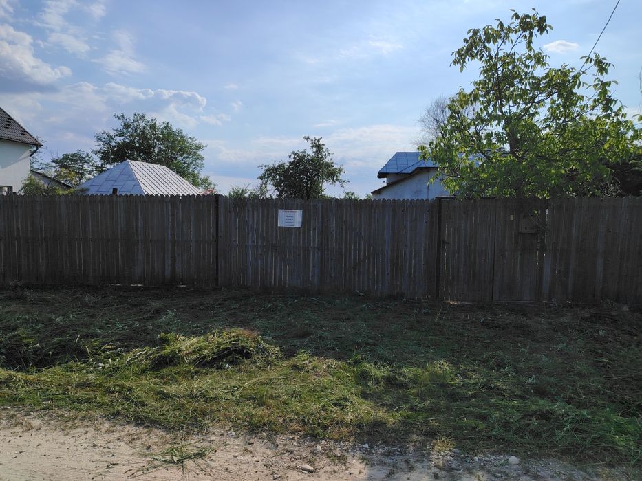 Unic proprietar vând casă și pamant