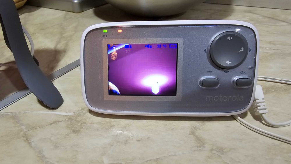 Видео Бебефон за бебета Motorola MBP 482 пълен комплект