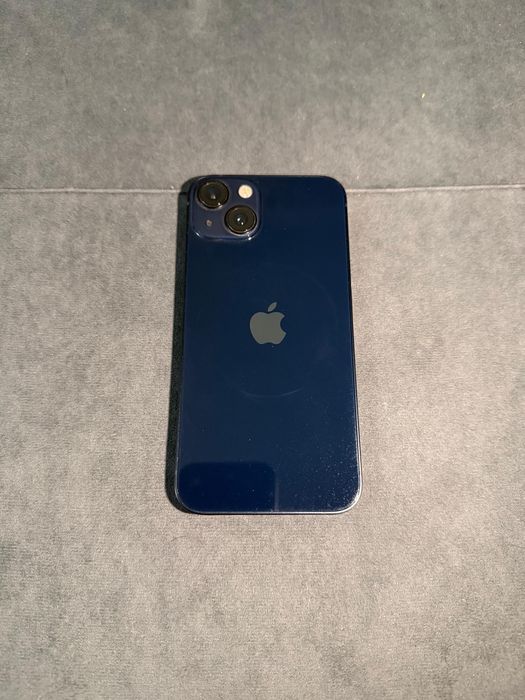 продам айфон 13.