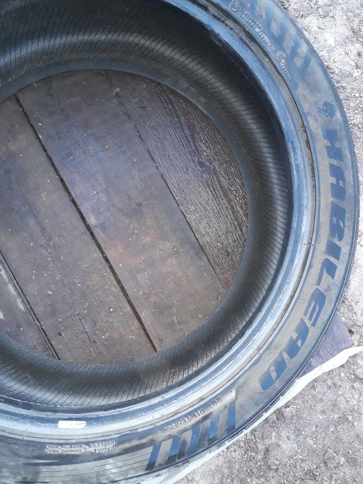 Продам резина 275/40/21