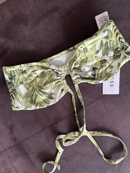 Чисто ново горнище на бански Guess