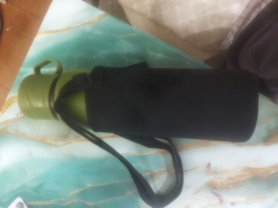 Продам новый термос 2,75 литров